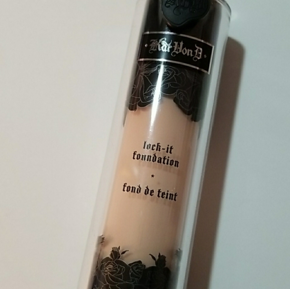 Kat Von D Lock-It Foundation